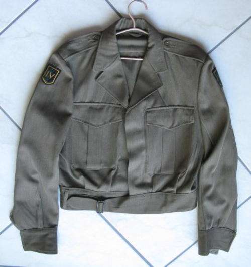 SA PURE WOOL BUNNY JACKET-UNION PERIOD-LABELLED & DATED 1972-SIZE MEDIUM-MEASURES 54CM ARMPIT TO ARM