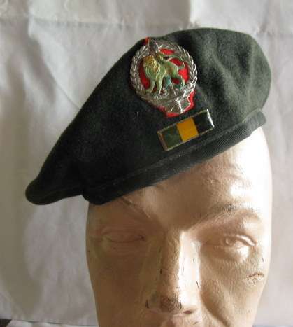 COMMANDO BERET WITH CHROMED CAP BADGE WORN POST 1976 - SOME DAMAGE TO BERET