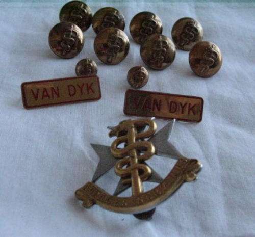 SA MEDICAL SERVICES CAP BADGE NAME TAGS AND 10 BUTTONS WORN FROM 1983 - LUGS + PINS INTACT