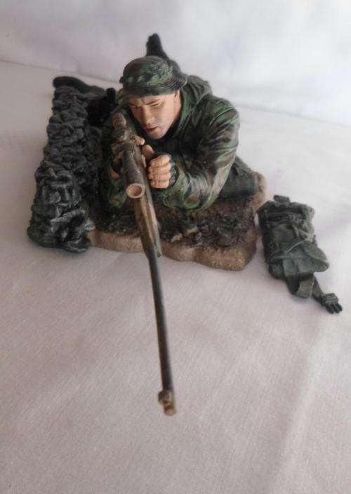 MC FARLANE'S YEAR 2005 MILITARY ACTION FIGURE - LIMITED EDITION - MARINE CORPS RECON SNIPER - MEASU