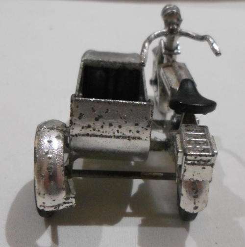 MODEL OF YESTERYEAR NO 8 - 1914 SUNBEAM - MADE IN ENGLAND BY LESNEY