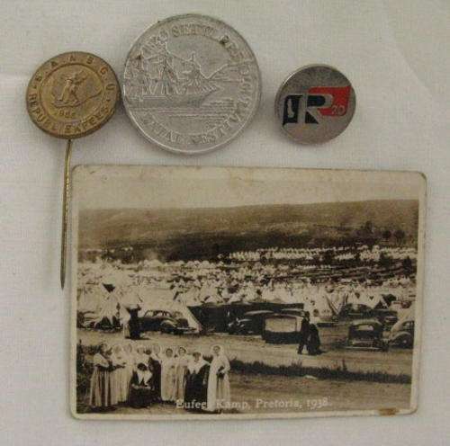FOLLOWING ITEMS: 1820 - 1970 NATAL SETTLERS FESTIVAL / 20 YEAR REPUBLIC BUTTON HOLE BADGE / 1966 REP