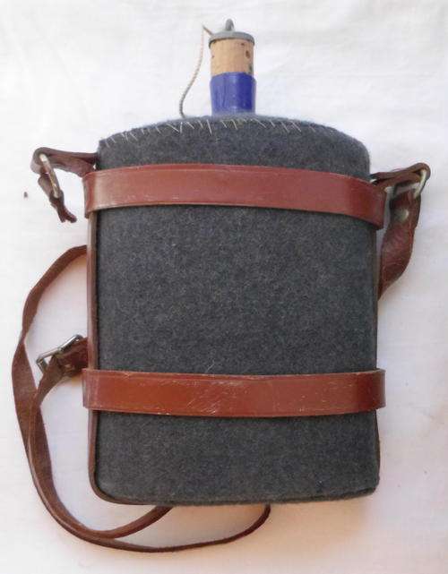 WW1 BRITISH OFFICERS WATER BOTTLE-BLUE ENAMEL WITH FELT COVER & LEATHER CARRIER