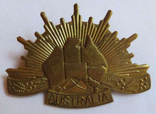 WW2 AUSTRALIAN ,BRASS CAP BADGE-MEASURES 63X46 MM- 2 LUGS