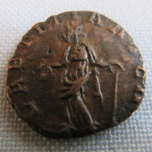 BRONZE ROMAN COIN-TETRICUS/ 270-273 AD-DIAMETER 16MM-AUTHENTIC