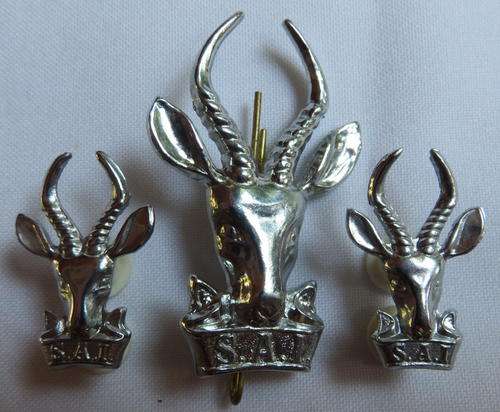 SA INFANTRY CORPS,CHROMED CAP & COLLARS ,WORN POST 1976-LUGS + PINS INTACT