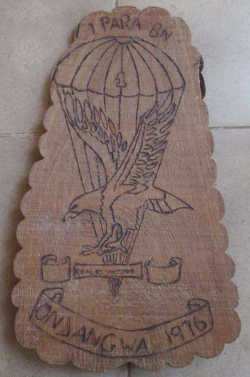 1 PARA BATTALION,DATED-ONDANGWA 1976-ORIGINAL BUSH ART-MEASURES 39X22CM, 3,8CM THICK ON THE UNDERSID