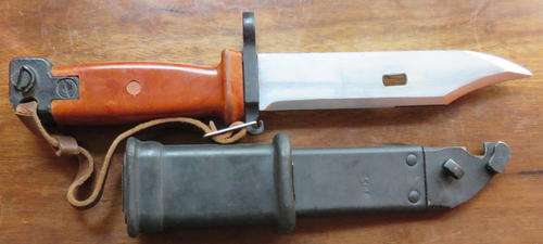 POLISH AK 47 BAYONET BASED ON THE SOVIET AKM 11- THE POLISH 6114 BAYONET DID NOT HAVE A SAW BACK EDG