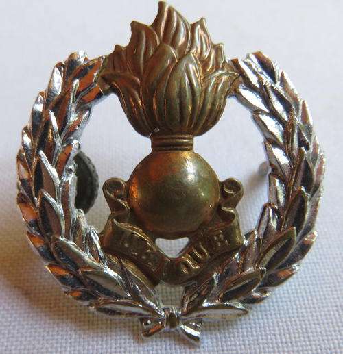 SA ENGINEERS CORPS BI-METAL CAP BADGE-WORN FROM 1970-2X SCREW LUGS
