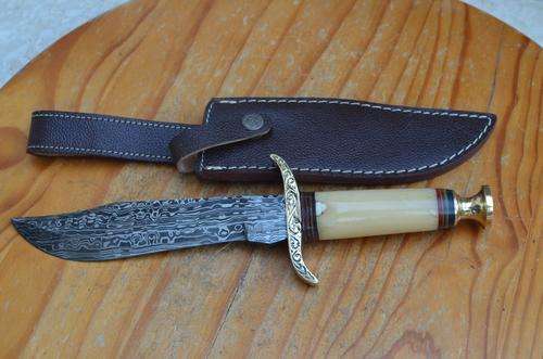 Beautiful Collectable Custom Handmade Damascus Steel knive