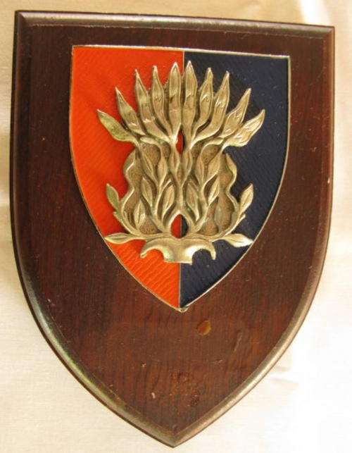 NO. 5550)  82 MECHANISED BRIGADE WALL PLAQUE - ORIGINAL PERIOD ITEM.