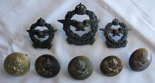 SAAF BLACKENED BRASS CAP BADGE + 2X COLLARS + 5X BUTTONS.