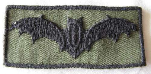 JUNIOR RECCE CLOTH BADGE - BLACK ON EMBROIDERED OLIVE GREEN - ORIGINAL