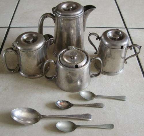SA RAILWAYS RAIL COMPLETE COFFEE / TEA SET.