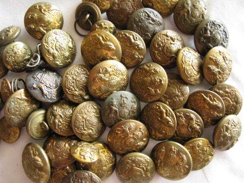 BRASS UNIVERSAL BRITISH TUNIC BUTTONS 37X LARGE & 11X MEDUIM.