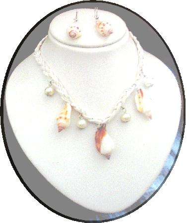 ELEGANT PEARLY WHITE SEA SHELL NECKLACE