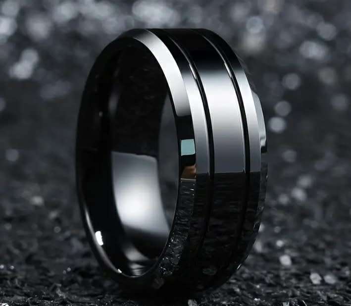 Tungsten carbide mens ring Size 12