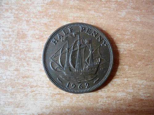 BRITISH QE II 1962 HALF PENNY COIN STUNNING AS PER THE PHOTOGRAPH.