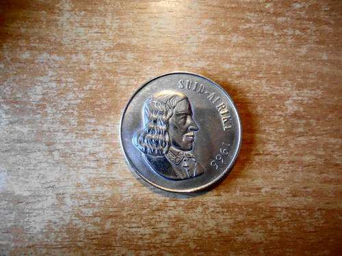 1966 SILVER R1 COIN SUID-AFRIKA LEGEND FANTASTIC EXAMPLE OF THIS COIN AS PER THE PHOTOGRAPH.