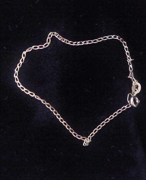 100 % SOLID 9CT 18cm ladies yellowgold bracelet - NO RESERVE!