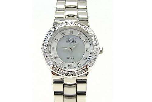 CITIZEN LADIES ECODRIVE**40 DIAMONDS**SECONDHAND CONDITION++SHIPPING ONLY R99.00++VALUE R7995.00