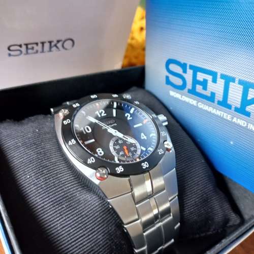 R7999- Seiko Sportura Sapphire Crystal.Just read condition.