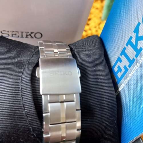 R7999- Seiko Sportura Sapphire Crystal.Just read condition.
