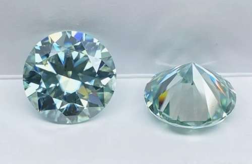 **Massive 2 CT**8mm LIGHT BLUE MOISSANIT