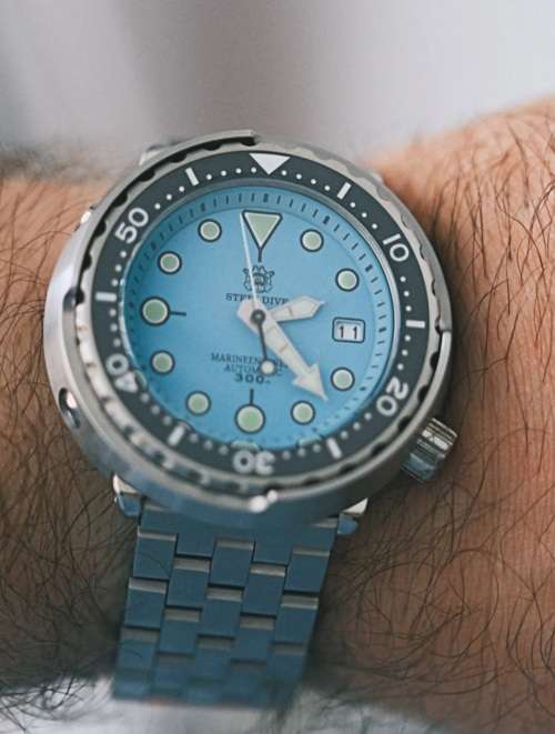 WOW BARGAIN!! STEELDIVE 300M SERIOUS MARINE DIVER TUNA CAN NH35A SEIKO MVT 24 JEWELS-IN STOCK !