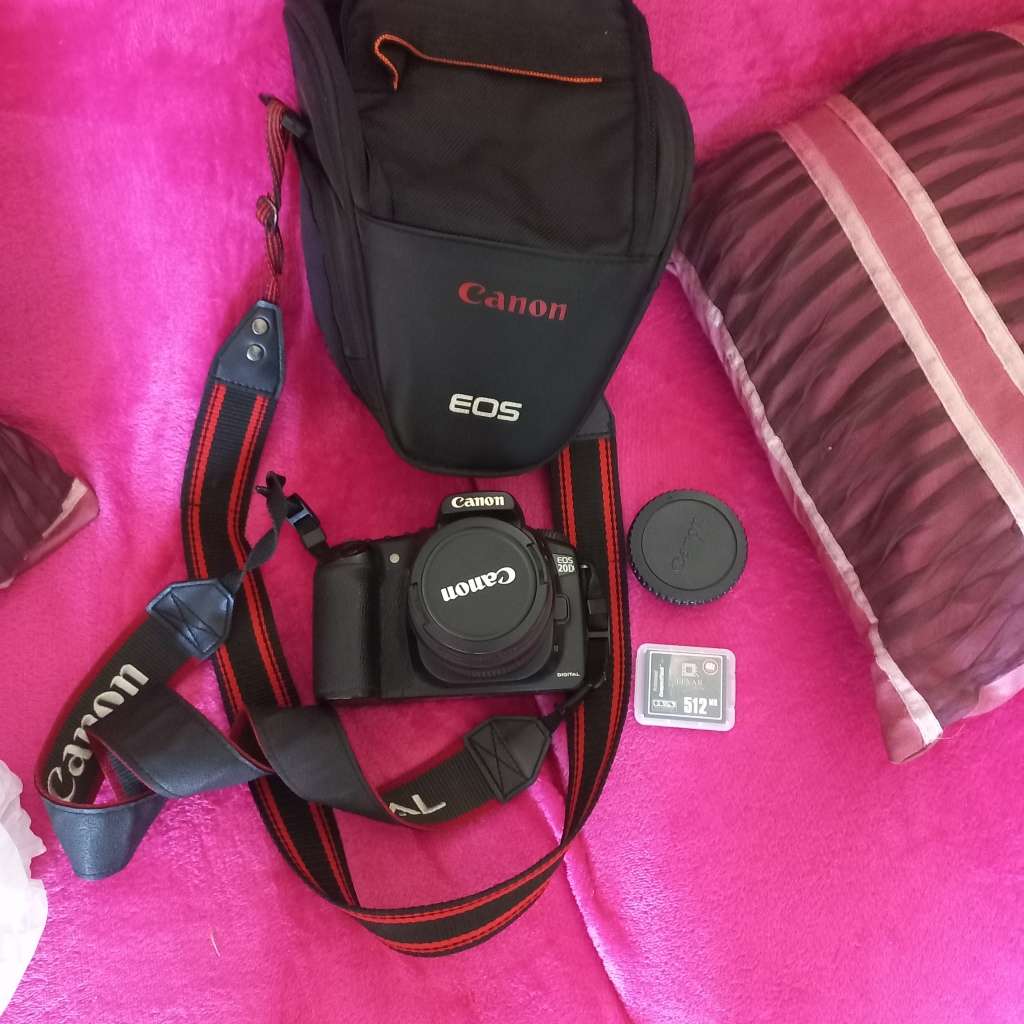 CANON EOS 20D DSLR + Extras Refer to pictures.