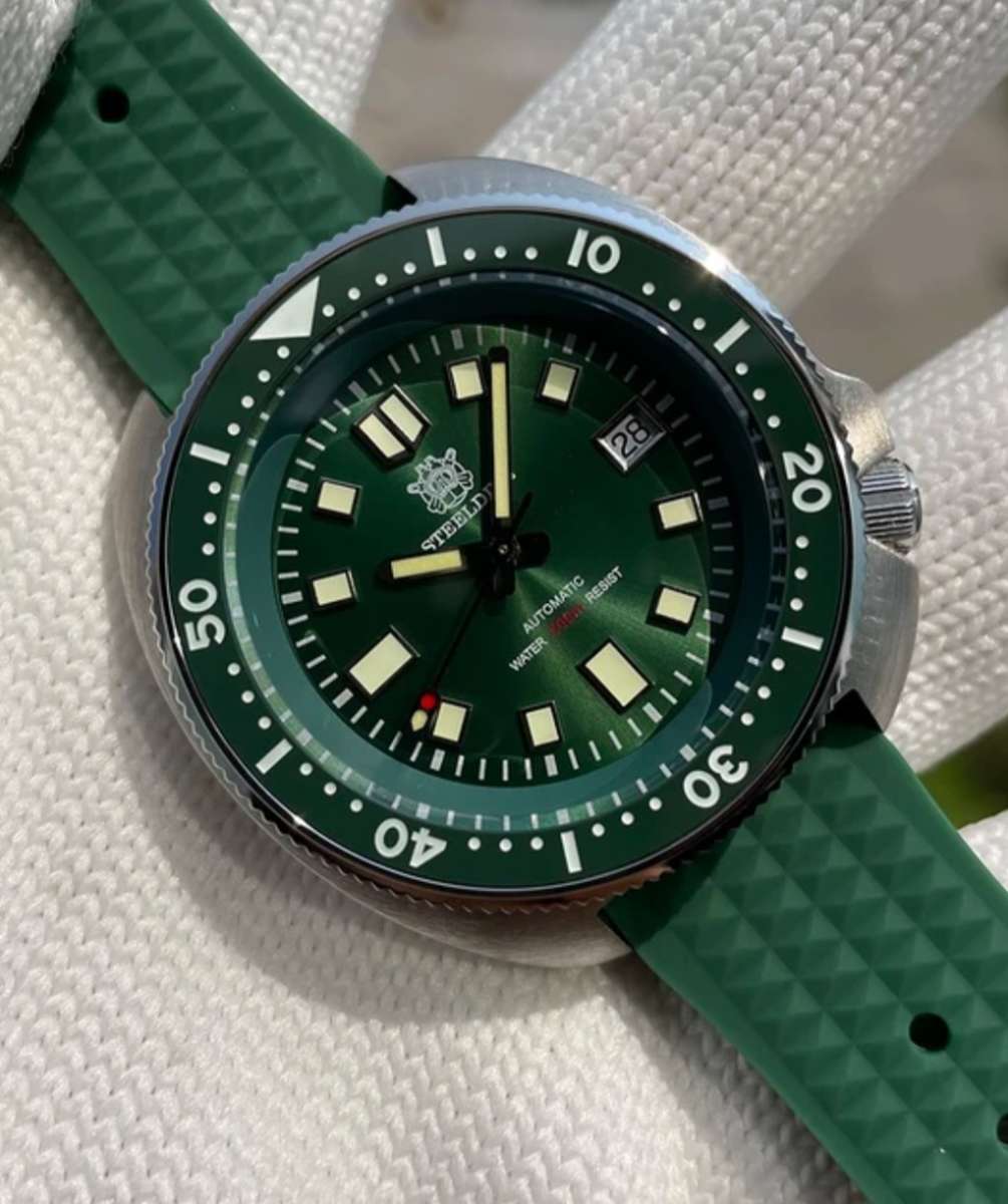 NEW STEELDIVE AUTOMATIC CAPTAIN WILLARD 6105 DIVER SD-1970 SEIKO NH35A MVT 24 JEWELS !