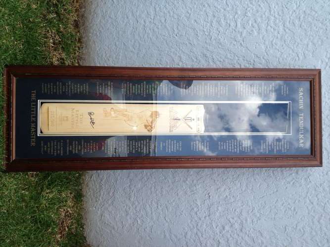 SACHIN TENDULKAR Limited edition Little Masters signed Full size bat framed