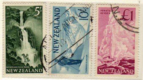 NEW ZEALAND 1960 DEFIN 5/-,10/- AND 1 POUND V.F.U. SG 800-02. CAT 15 POUNDS