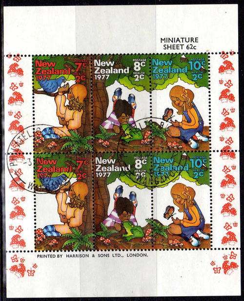 NEW ZEALAND 1977 HEALTH. MINI SHEET V.F.U. SG 1152. CAT 6,50 POUNDS.