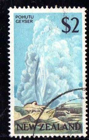 NEW ZEALAND 1967 $2 DEFINITIVE VERY FINE USED. SG 879. CAT 13 POUNDS.