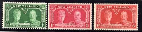 NEW ZEALAND 1935 SILVER JUBILEE SET OF 3 FINE MOUNTED MINT. SG 573-5. CAT 31 POUNDS.