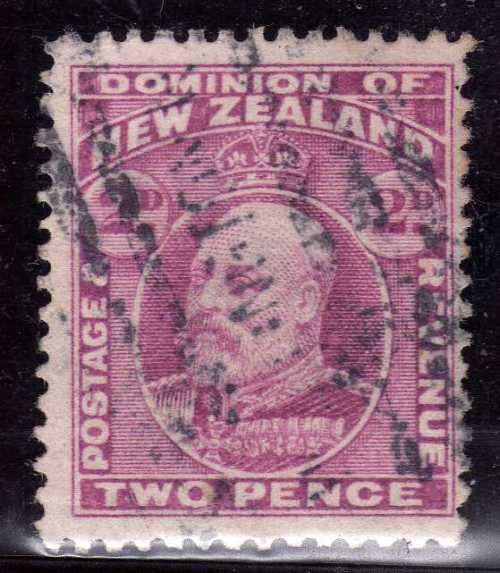 NEW ZEALAND 1909 DEFIN 2d MAUVE PERF 14 x 14,5 FINE USED. SG 388. CAT 6,50 POUNDS.