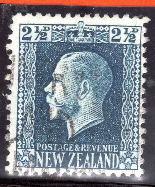NEW ZEALAND 1915 DEFIN 2,5d PERF 14 x 13,5 VERY FINE USED. SG 419. CAT 7 POUNDS.