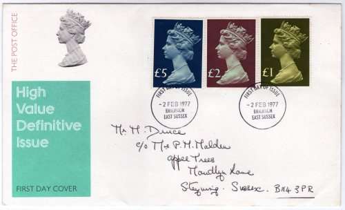 GREAT BRITAIN 1977 HIGH VALUE DEFIN SET OF 3 ON CLEAN FDC. SG 1026-1028. CAT 14 POUNDS.