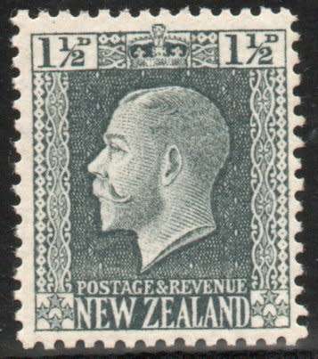 New Zealand 1915 KGV Definitive 1½d Perf 14 x 13½ lightly mounted mint. SG 416. Cat £3,25 (2022)