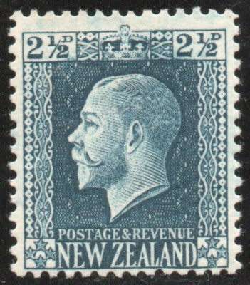 New Zealand 1915 KGV Defin 2½d blue perf 14 x 13½ lightly mounted mint. SG 419. Cat £3,25 (2022)