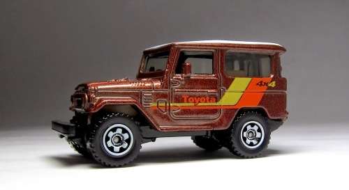 Matchbox '68 Toyota Land Cruiser die cast model