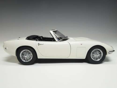 1967 Toyota 2000 GT Die cast model