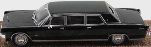 Lincoln Continental Stretched Limousine die cast model