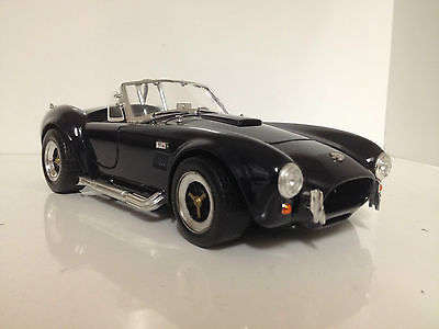 Shelby Cobra 427 s/c 1/18 die cast model car.