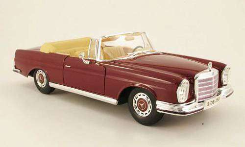 1966 Mercedes Benz 280 SE 1/18 die cast model