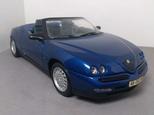 1995 Alfa Romeo Spider 1/18 die cast model