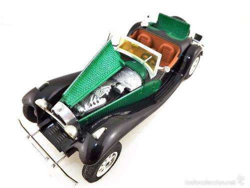 Bugatti 55 de la chapelle die cast model