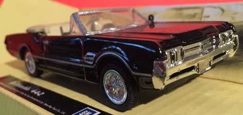 1966 Oldsmobile 4-4-2 die cast model