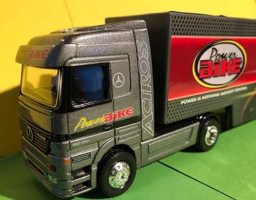 Mercedes Benz Actros die cast model
